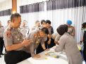 Komitmen Bersih Narkoba, Kapolres Situbondo Jalani Tes Urine bersama PJU dan Kapolsek Jajaran