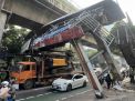 JPO Tendean Nyaris Roboh Ditabrak Truk Alat Berat, Bina Marga Putuskan Dibongkar