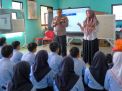 Polisi Sahabat ABK, AKP Totok Edukasi Pencegahan Asusila dan Bullying ke Siswa SLB-B YPTB Malang