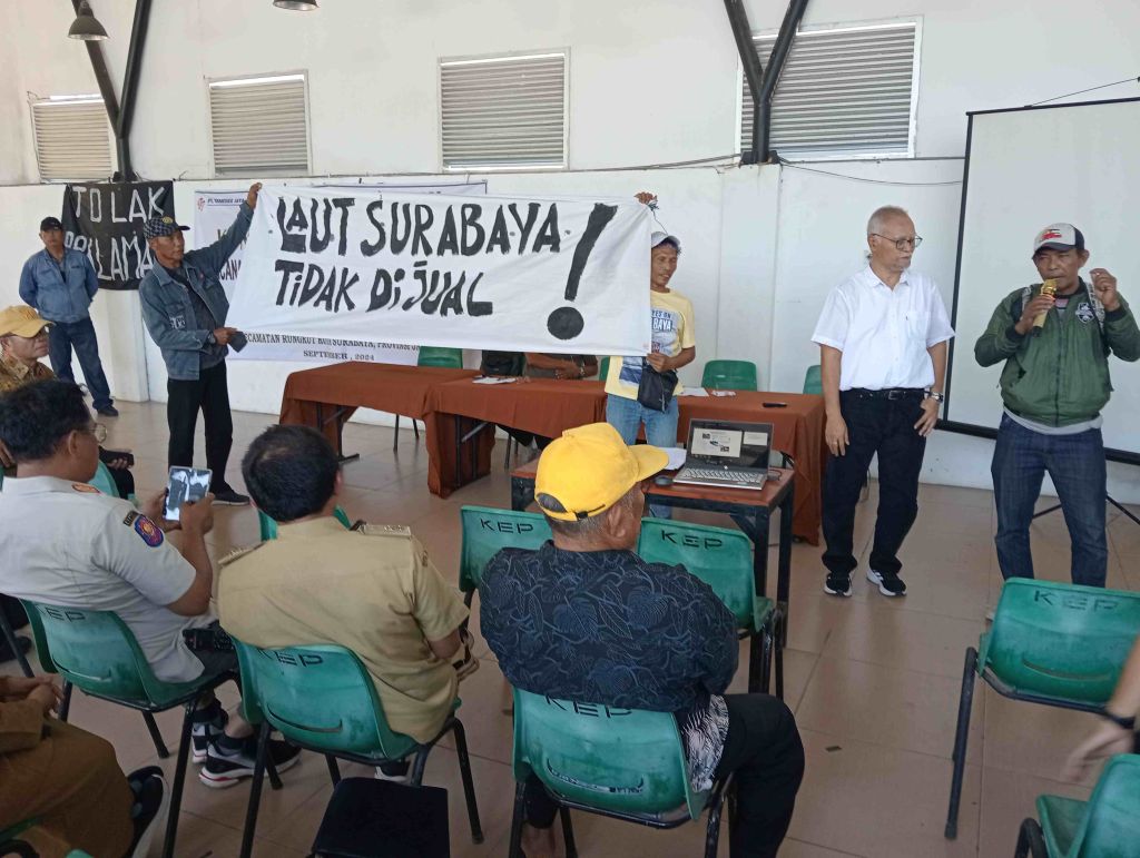 Warga pesisir Kenjeran Surabaya menolak reklamasi PSN. Bejo/mili.id