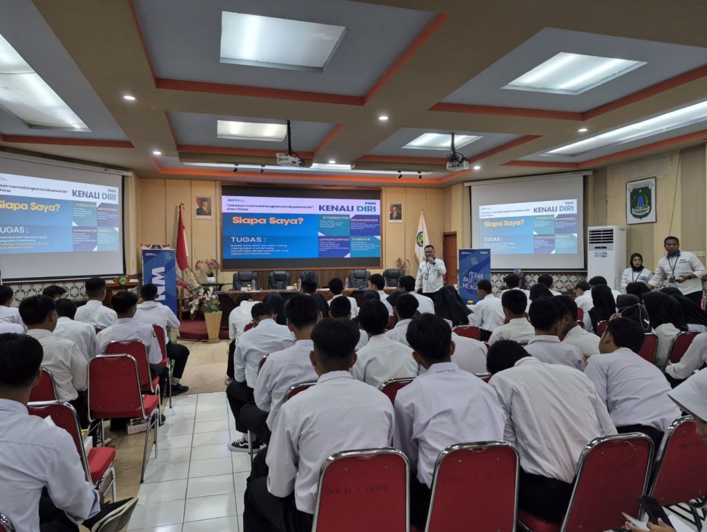 Satu Hari Bersama PNM, Siswa SMK di Probolinggo Makin Pede Hadapi Masa Depan