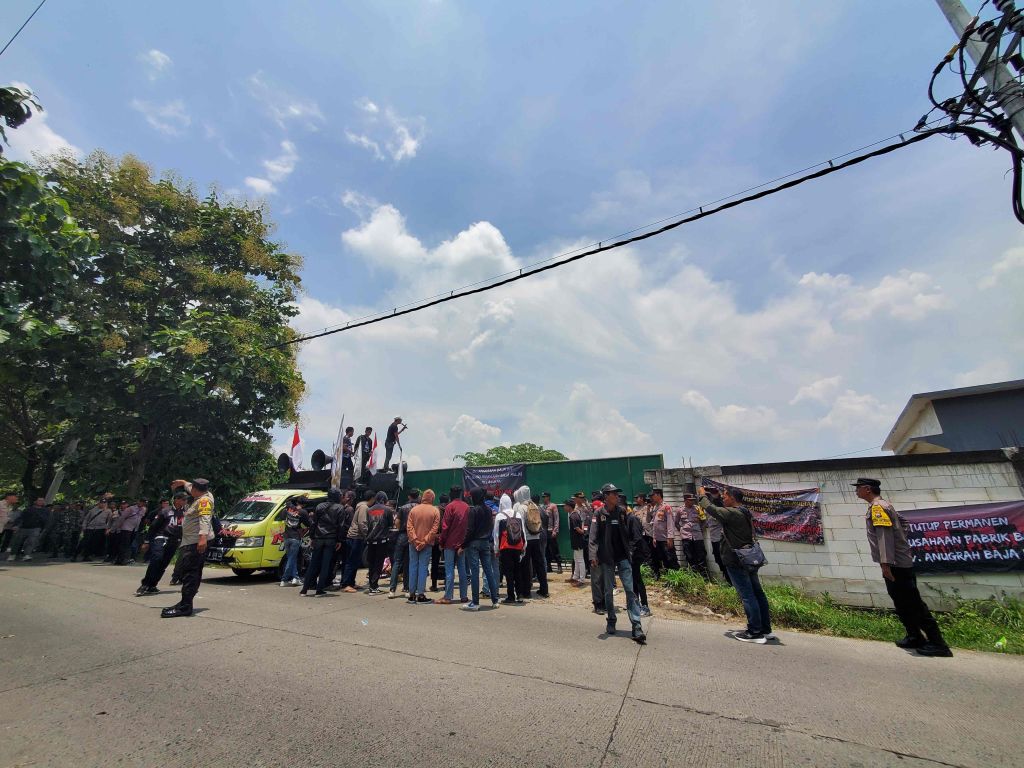 Ormas Tuntut Pabrik Baja di Mojokerto Ditutup