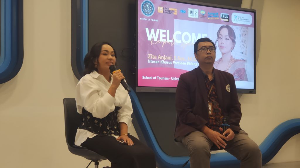 Utusan Khusus Presiden Bidang Pariwsata, Zita Anjani memaparkan potensi desa wisata dalam UC Tourism Entrepreneur Day 2025