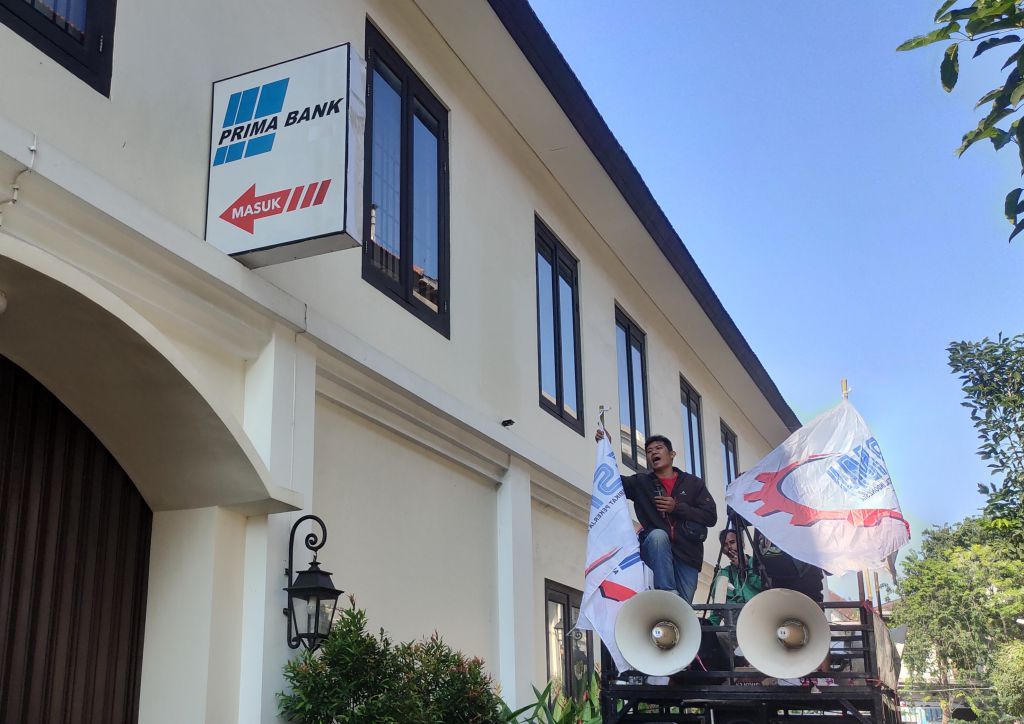 Pakerin Bareng Buruh Tuntut BPR Prima Master Bank Cairkan Deposito Rp1 Triliun