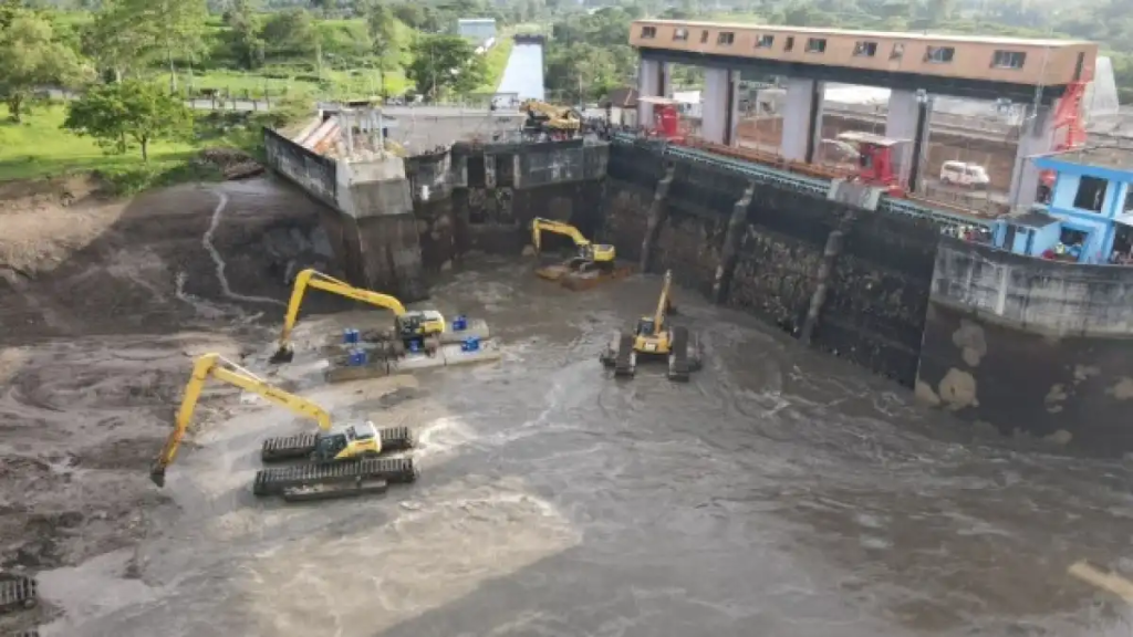 Sedimentasi Ancam Bendungan Wlingi dan Lodoyo, Kapasitas Air Tinggal 40 Persen
