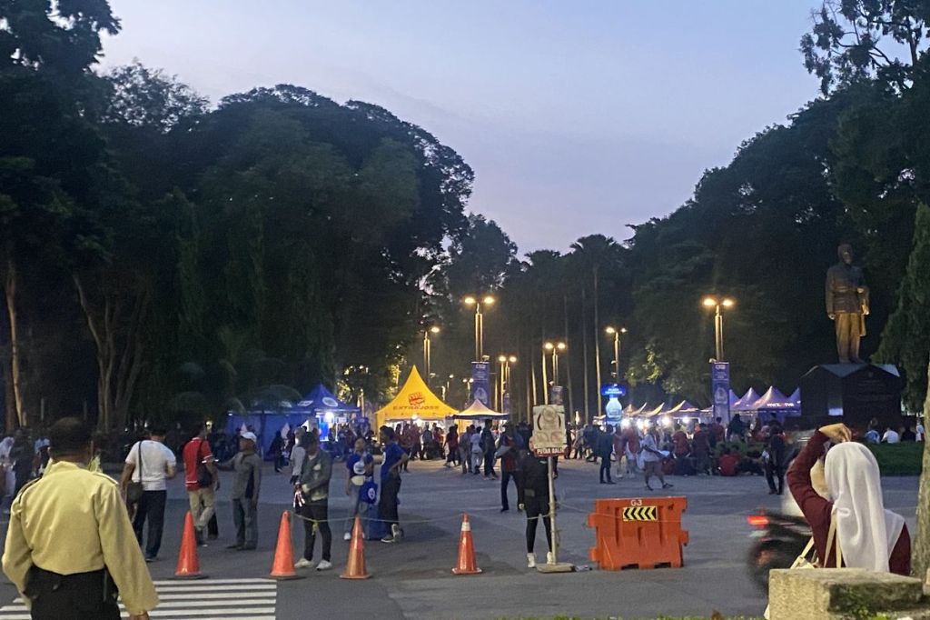 15 Ribu Penonton Padati Kawasan GBK, Ratusan Polisi Disiagakan untuk Pengamanan Konser