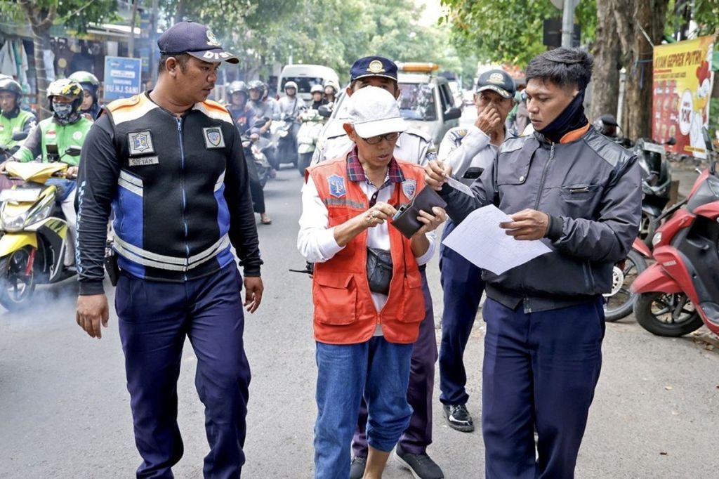 Ratusan Juru Parkir Surabaya Dicopot, Dishub Perketat Validasi Petugas Resmi