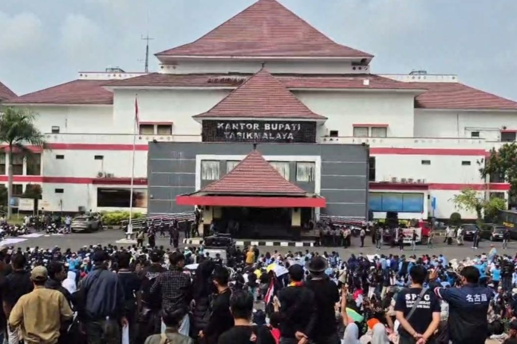 Ribuan Pegawai SPPG di Tasikmalaya Minta Program MBG Tetap Berlanjut