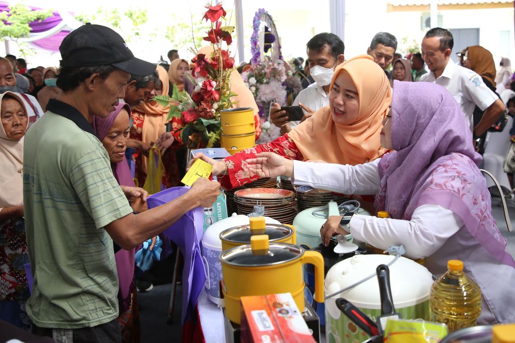 Garage Day 2025, GOW Surabaya Beri Bantuan 4.552 Keluarga Miskin. (Pemkot Surabaya for mili.id)