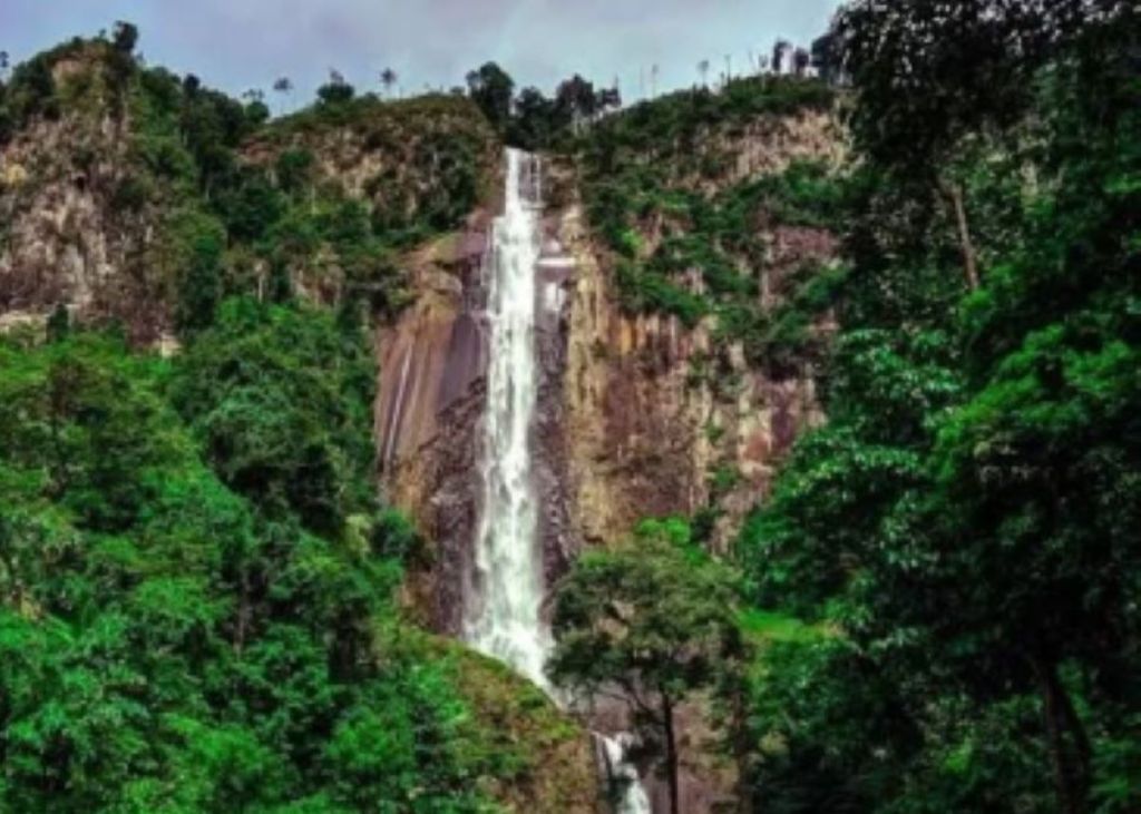 Air Terjun Ponot Sumut Salah Satu Sumber Utama PLTA Asahan