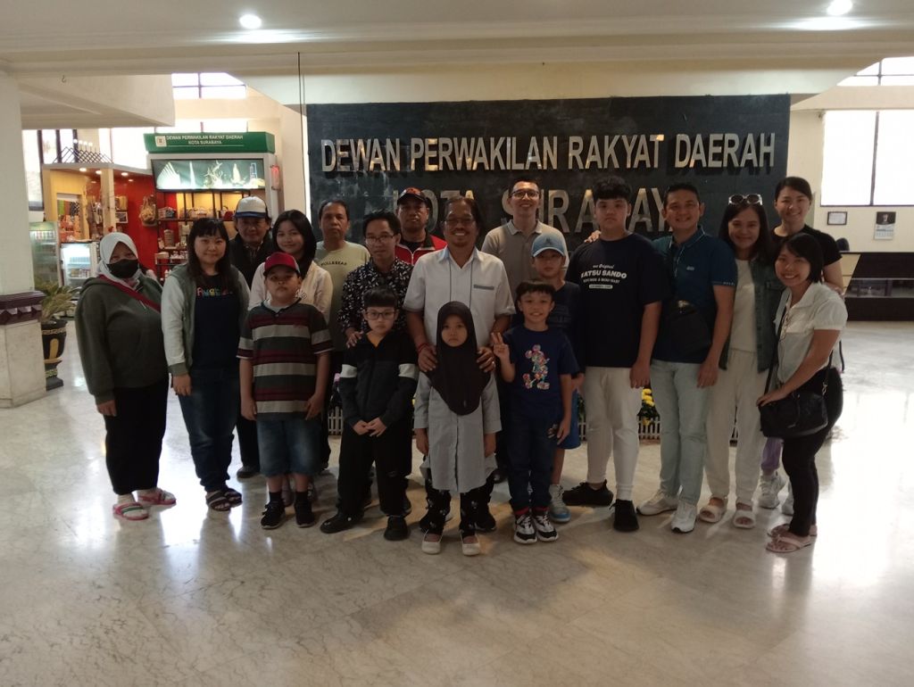 25 Atlet Catur Surabaya Dilepas ke Kejurprov di Blitar Meski Tak Ada Anggaran