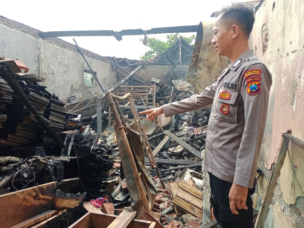 Bangunan di Ponpes Ihya'us Sunnah Pasuruan terbakar