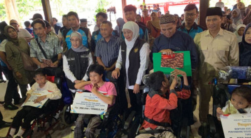 Khofifah Kucurkan Bansos Rp10,4 Miliar untuk Tulungagung, Ribuan Warga Terima Bantuan