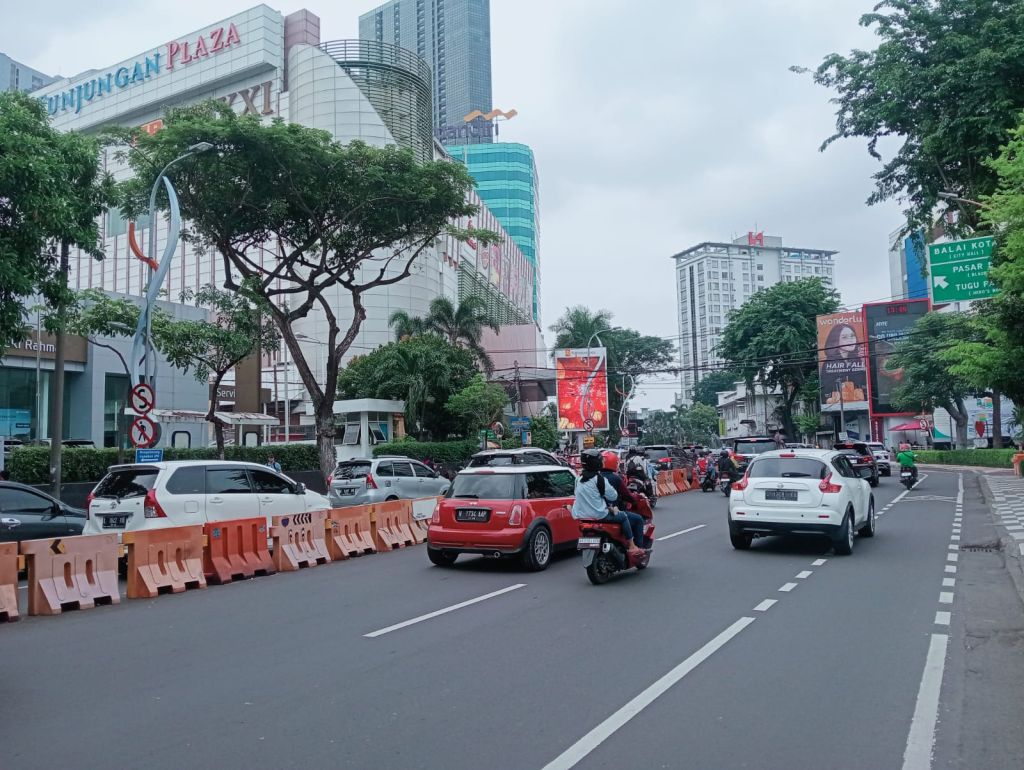 Jalan Basuki Rahmat wilayah TP Surabaya
