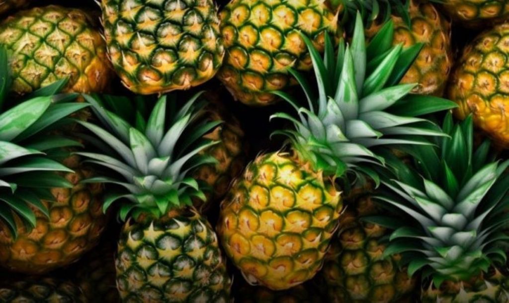 Mengonsumsi Nanas Ternyata Bisa Membuat Tubuh Anda Lebih Segar