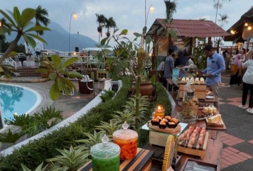 Bukber di Grand Whiz Hotel Trawas, Mojokerto
