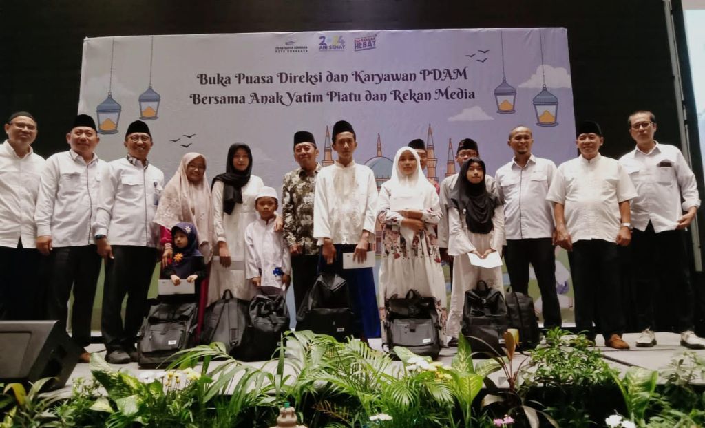 PDAM Surya Sembada Kota Surabaya Berbagi dengan Ratusan Anak Yatim
