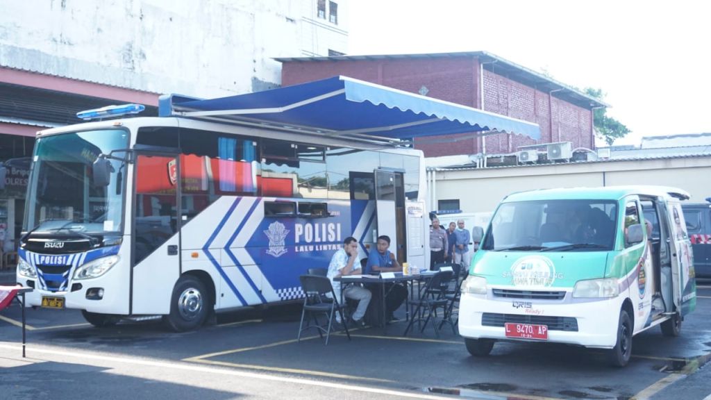 Bus SIM Keliling Polres Mojokerto Kota