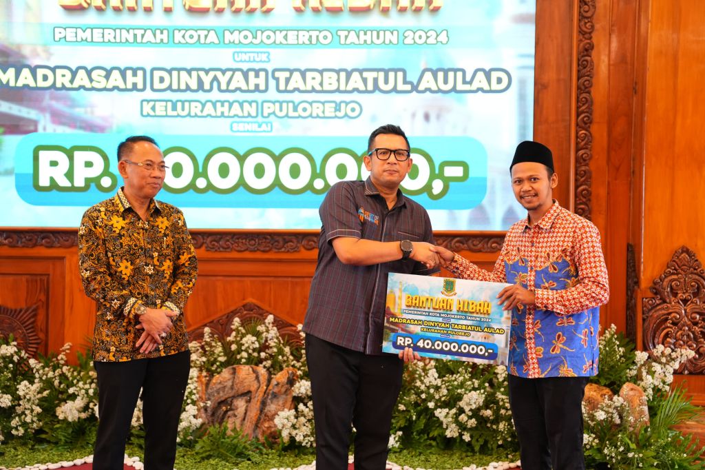 Pemkot Mojokerto Kucurkan Dana Hibah Rp9,6 Miliar, Mas Pj: Jangan Mau Dipotong-potong