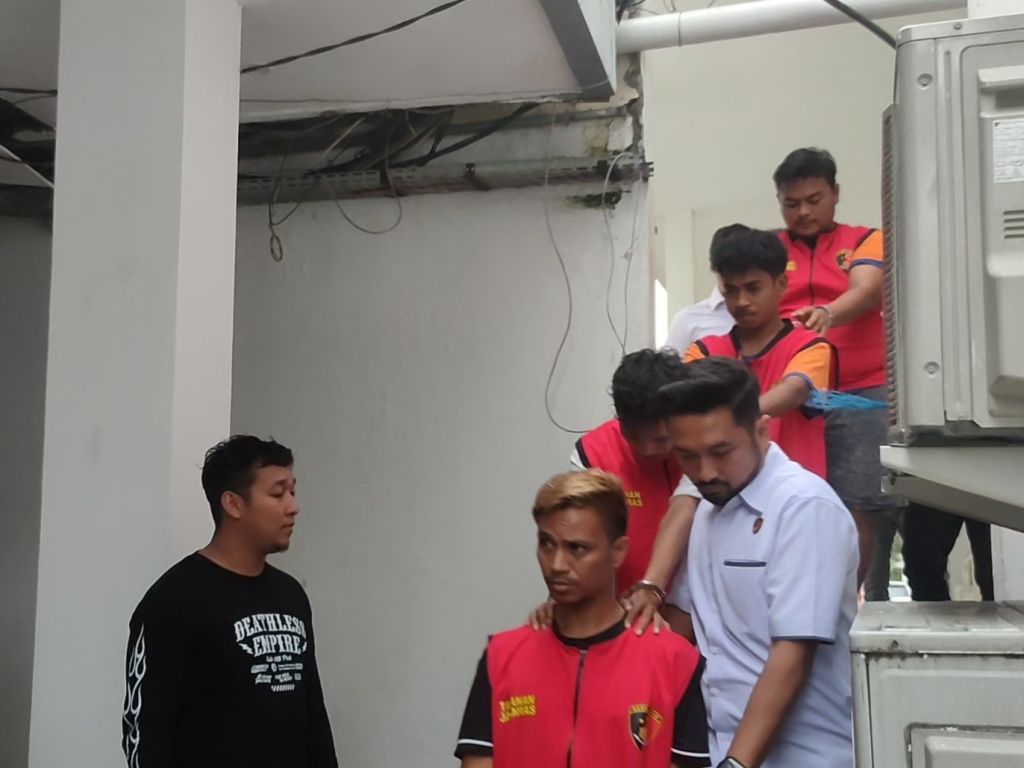Polisi Ringkus 4 Debt Collector Pengeroyok Pengacara Senior di Surabaya