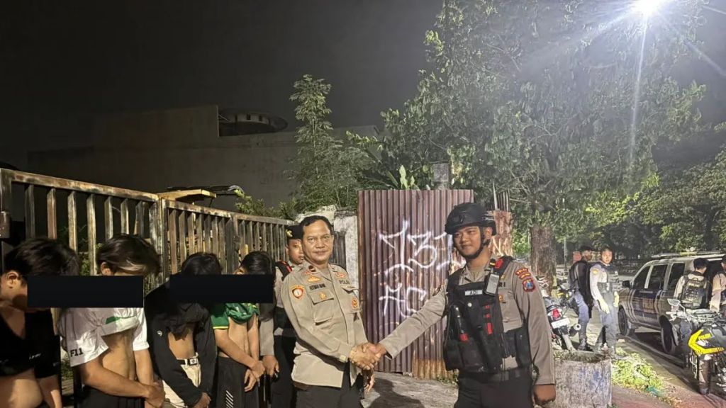 Enam Pemuda Diduga Gangster Diamankan Saat Hendak Tawuran di Kapas Madya Surabaya
