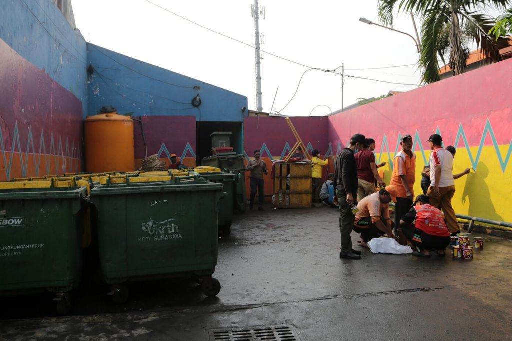 Pemkot Surabaya Ubah Jadwal Pengangkutan Sampah Jadi Malam Hari