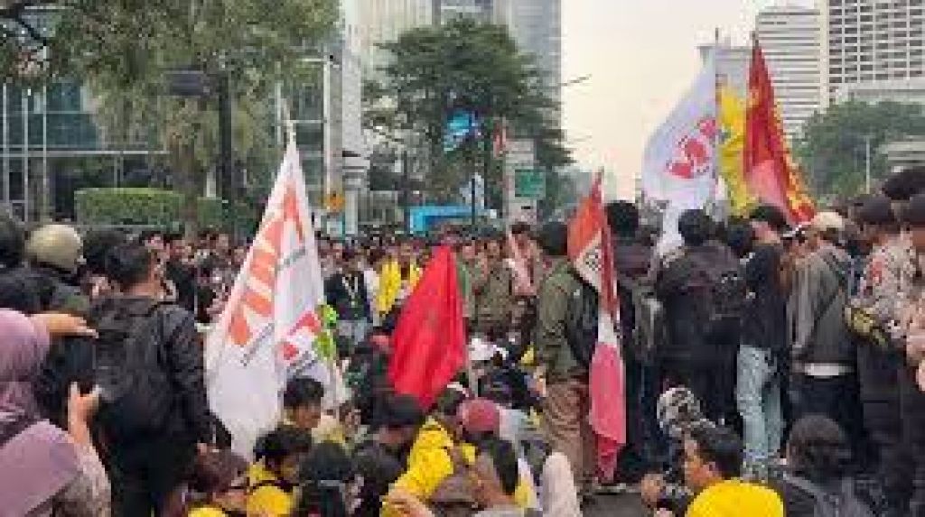 4.263 Personel Gabungan Diterjunkan Amankan Sejumlah Aksi Unjuk Rasa di Jakarta Pusat
