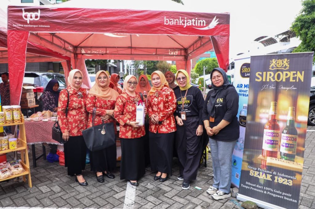 Bazar Ramadan yang digelar DWP Jatim
