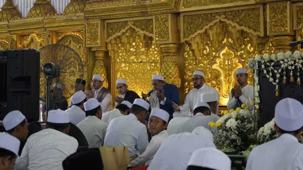 Kenangan Khofifah di Haul Akbar ke-29 KH Abdul Wahab Turcham: Saya Dipanggil Si Gemuk