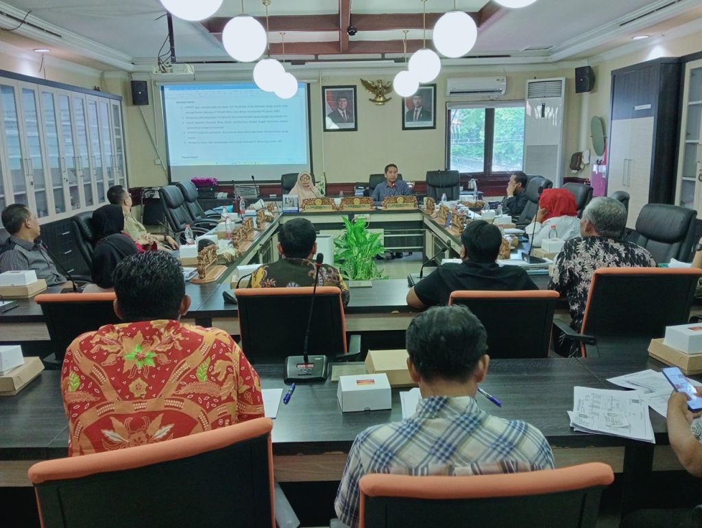 Menanti Solusi Terbaik Ambrolnya Atap Gedung Setan Surabaya