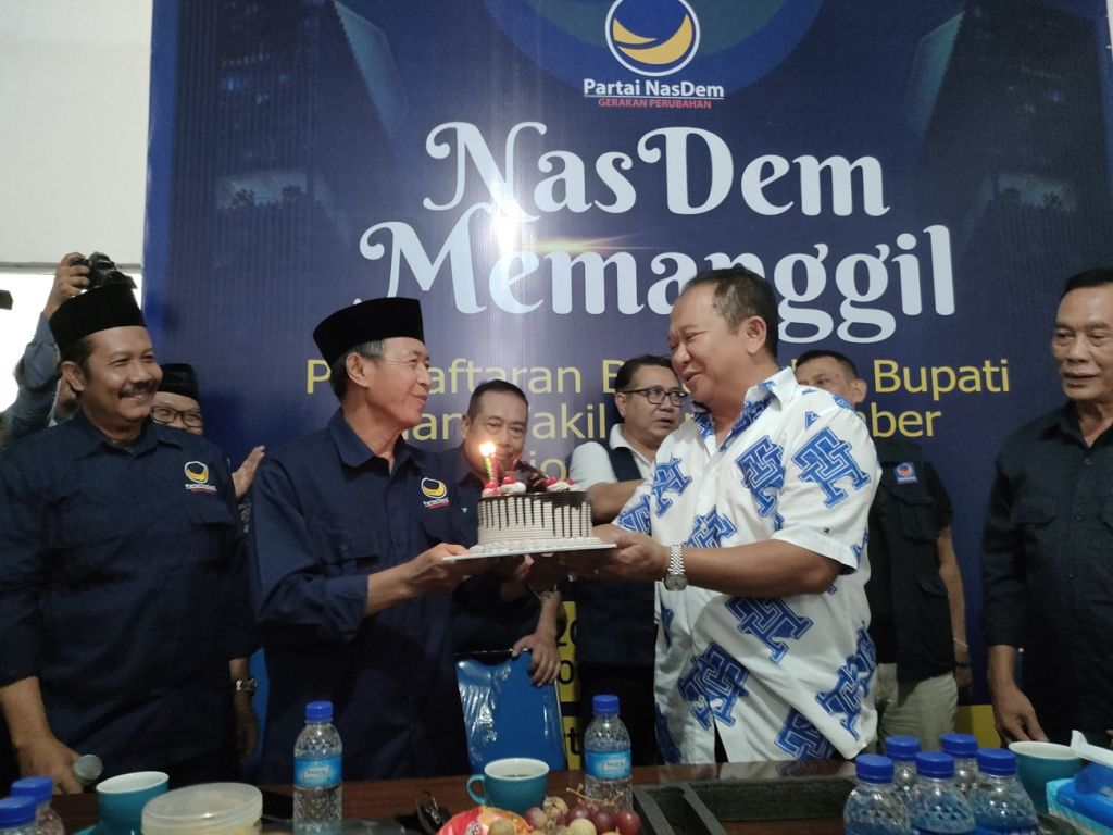 Hendy Siswanto mendaftar ke Partai NasDem Jember (Foto Hatta/mili.id)