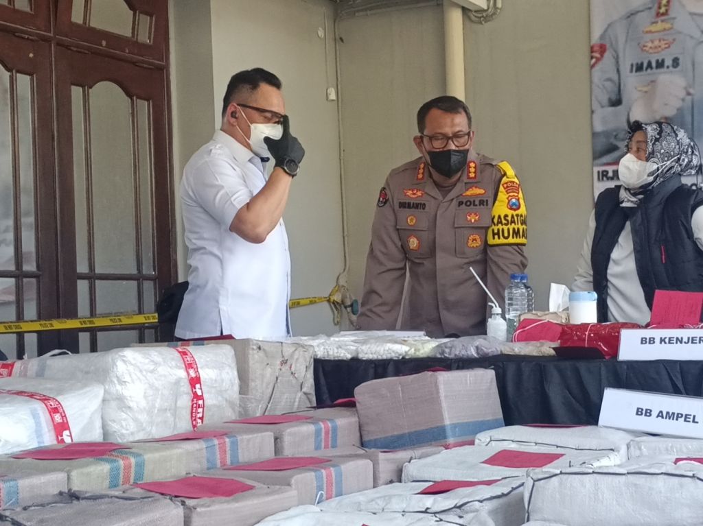 Ditresnarkoba Polda Jatim bongkar Home Industry Pil Karnopen di Surabaya