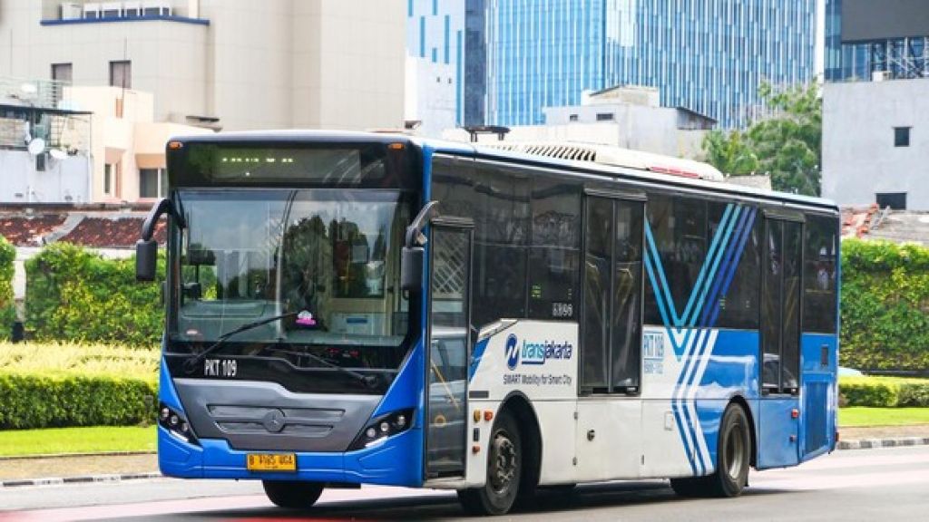 Bus Transjakarta Tabrak Separator, Arus Lalu Lintas MT Haryono Sempat Tersendat