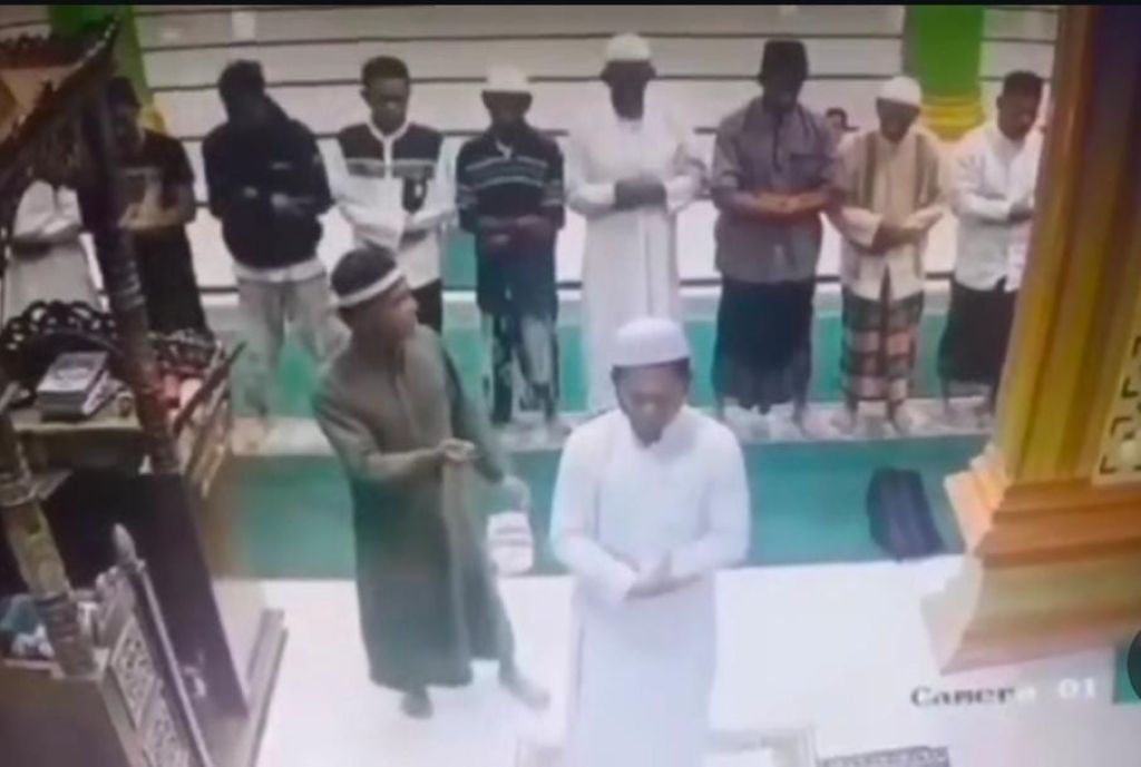 Heboh Imam Masjid Ditikam saat Pimpin Salat, Pelaku Positif Narkoba