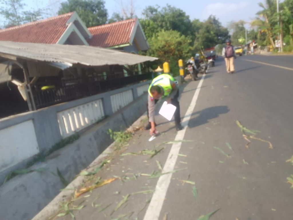 Kades di Probolinggo Tewas Usai Mobil yang Ditumpangi Tabrak Tembok