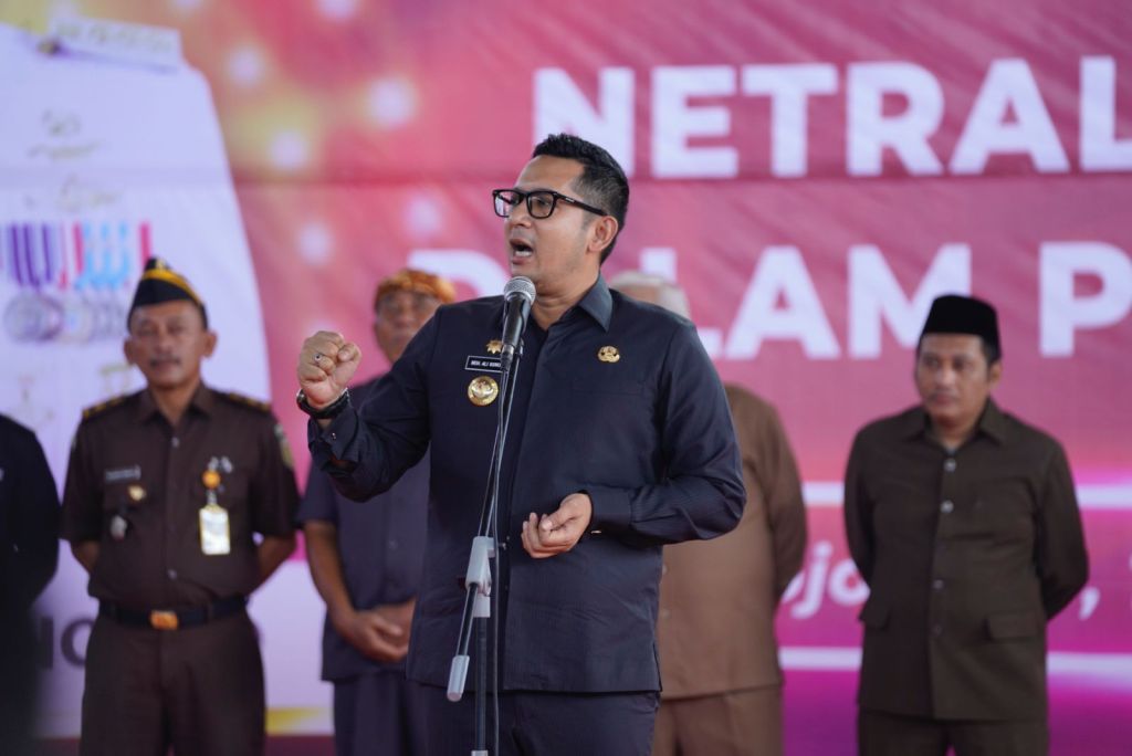 Pj Wali Kota Mojokerto, Ali Kuncoro memimpin deklarasi netralitas ASN dalam Pemilu 2024