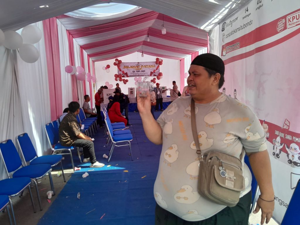 Nuansa pink di TPS 01 Kelurahan Patokan, Situbondo