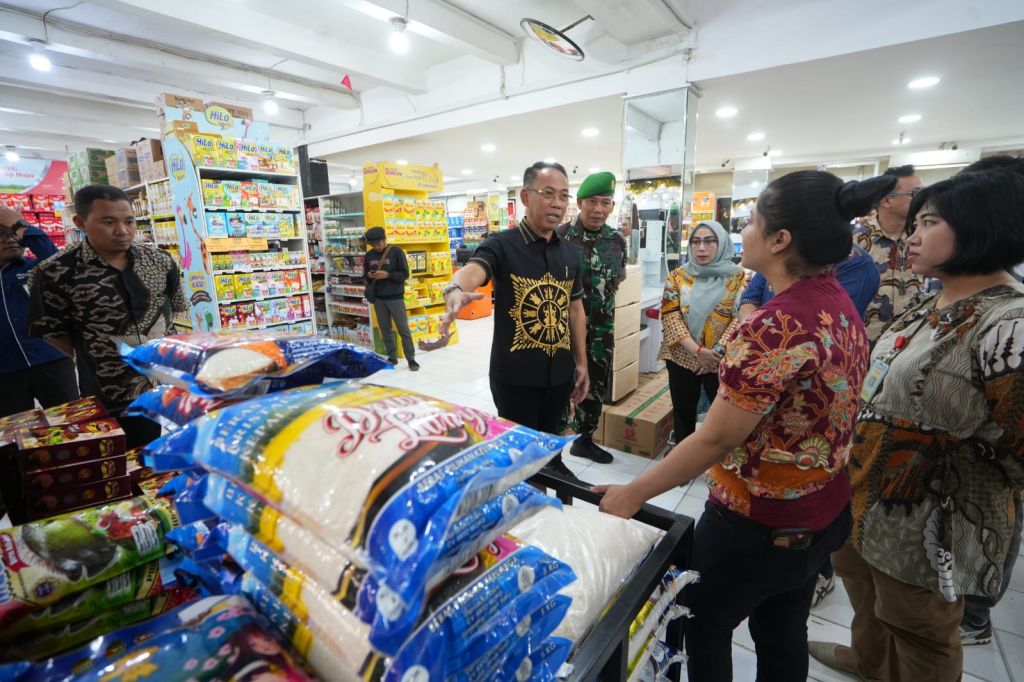 Sekretaris Daerah Kota Mojokerto, Gaguk Tri Prasetyo sidak harga beras premium