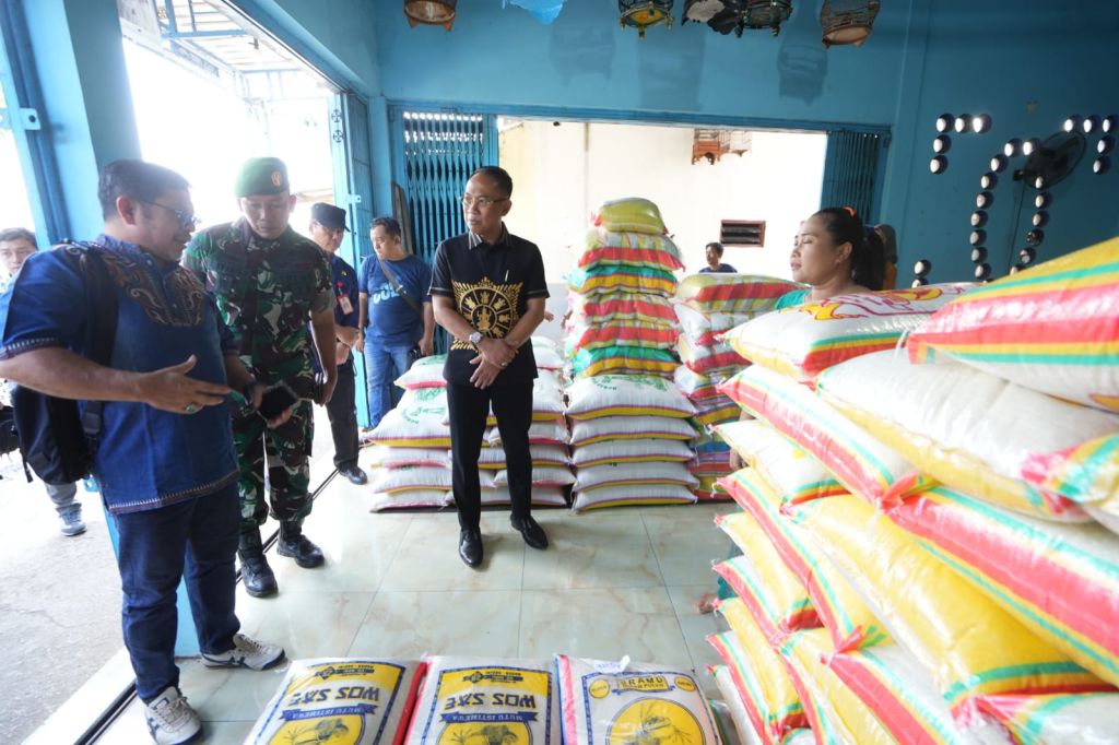 Sekretaris Daerah Kota Mojokerto, Gaguk Tri Prasetyo sidak harga beras premium