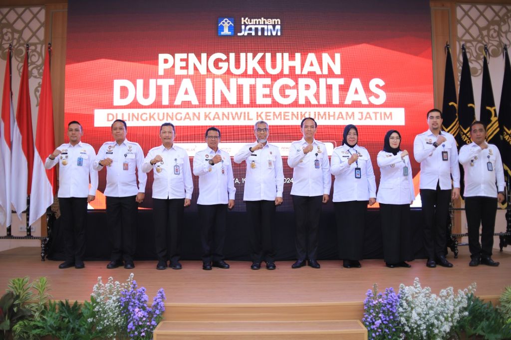Duta-duta integritas di Kanwil Kemenkumham Jatim saat dikukuhkan oleh Inspektur Jenderal Kemenkumham RI