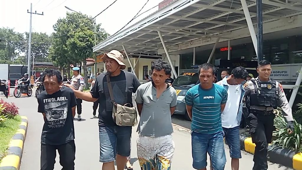 Kampung Sarang Pengedar Narkoba di Pasuruan Digerebek, 6 Orang Ditangkap