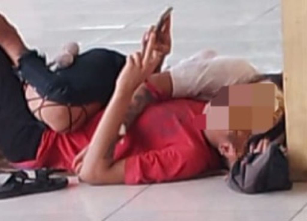 Warga Situbondo Keluhkan, Anak Jalanan Berpelukan di Tempat Umum