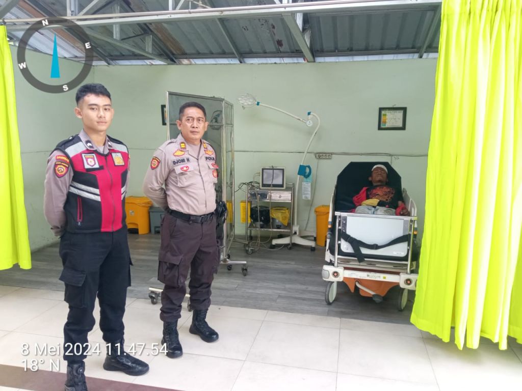Viral Video Pria Misterius di Jember Bawa Sajam Ancam Pengguna Jalan