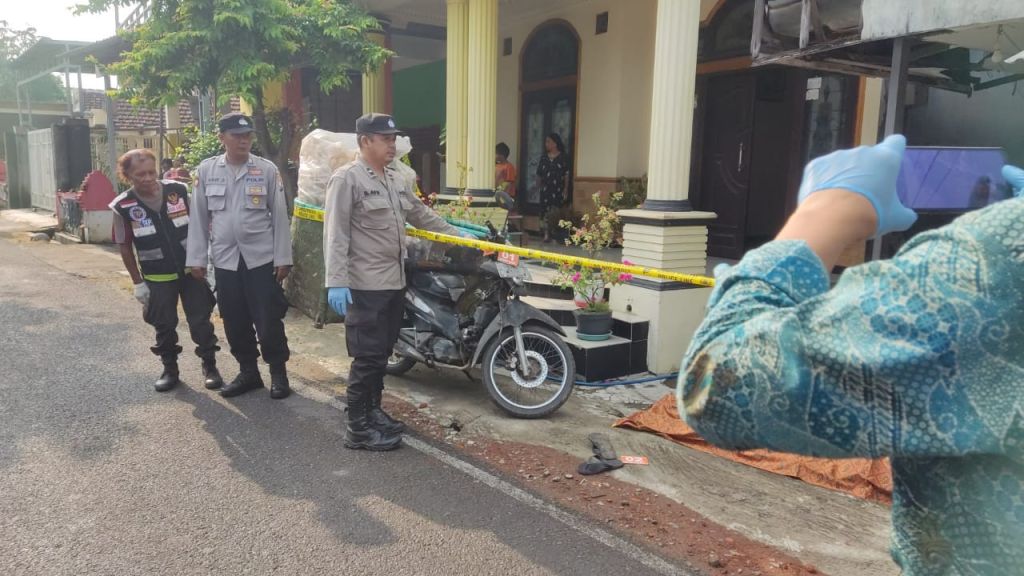 Penjual Kerupuk Keliling Mendadak Ambruk dan Meninggal di Mojokerto