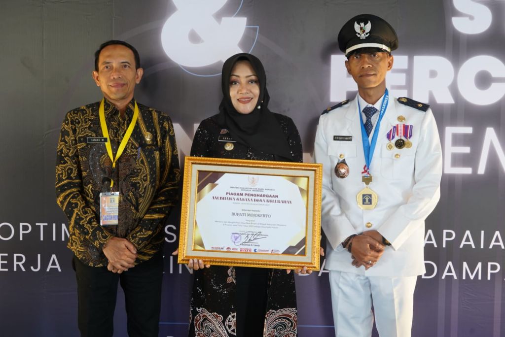 Ketapanrame Desa Sadar Hukum, Ikfina Terima Penghargaan Anubhawa Sasana