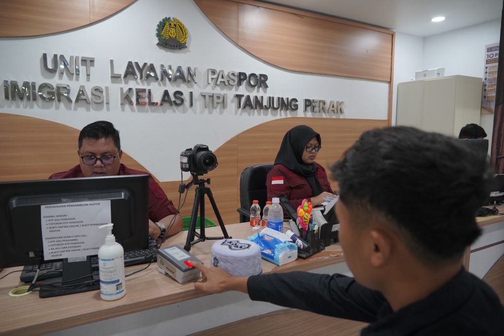 Sambut Hari Pengayoman ke- 79, Kemenkumham Jatim Bagikan Paspor dan PT Gratis