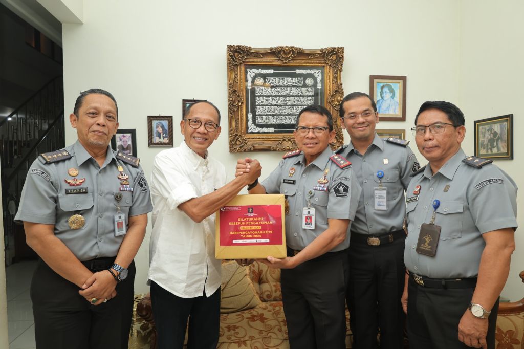 Peringati Hari Pengayoman ke-79, Kakanwil Jatim Silaturahmi ke Purnawirawan