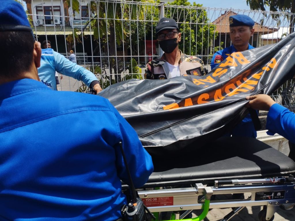 Warga Negara India yang Terhempas Ombak Pantai Billabong Ditemukan Tewas
