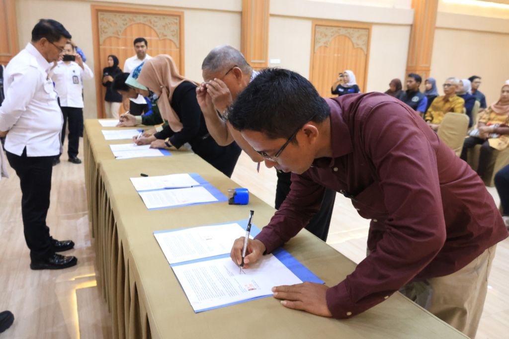 Kemenkumham Jatim Tanda Tangan Kontrak Addendum 34 OBH Terakreditasi