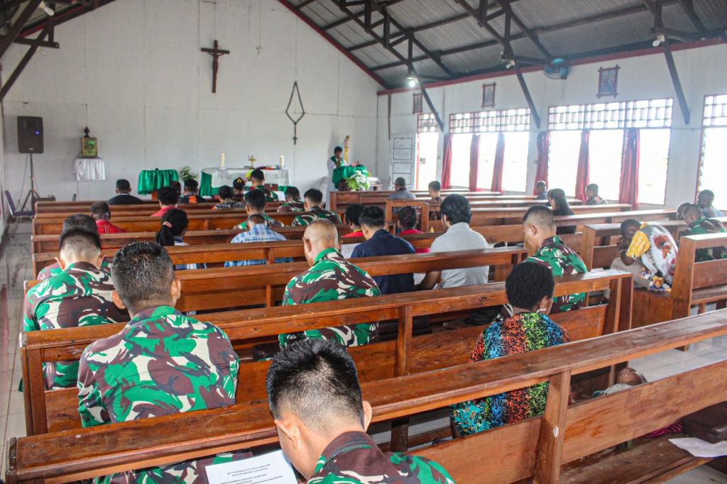 Penugasan, Puluhan Personel Yonif 503/Mayangkara Tebar Cinta Kasih di Nduga Papua